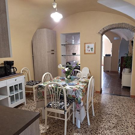 Appartamento Casa Iris Cisano sul Neva Esterno foto